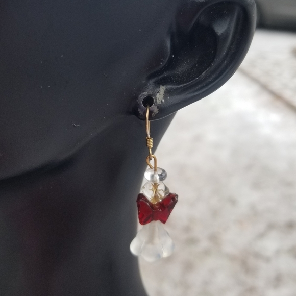 VINTAGE FROSTED GLASS & RED GLASS BEADED ANGEL DROP HOOK EARRINGS - Picture 2 of 4
